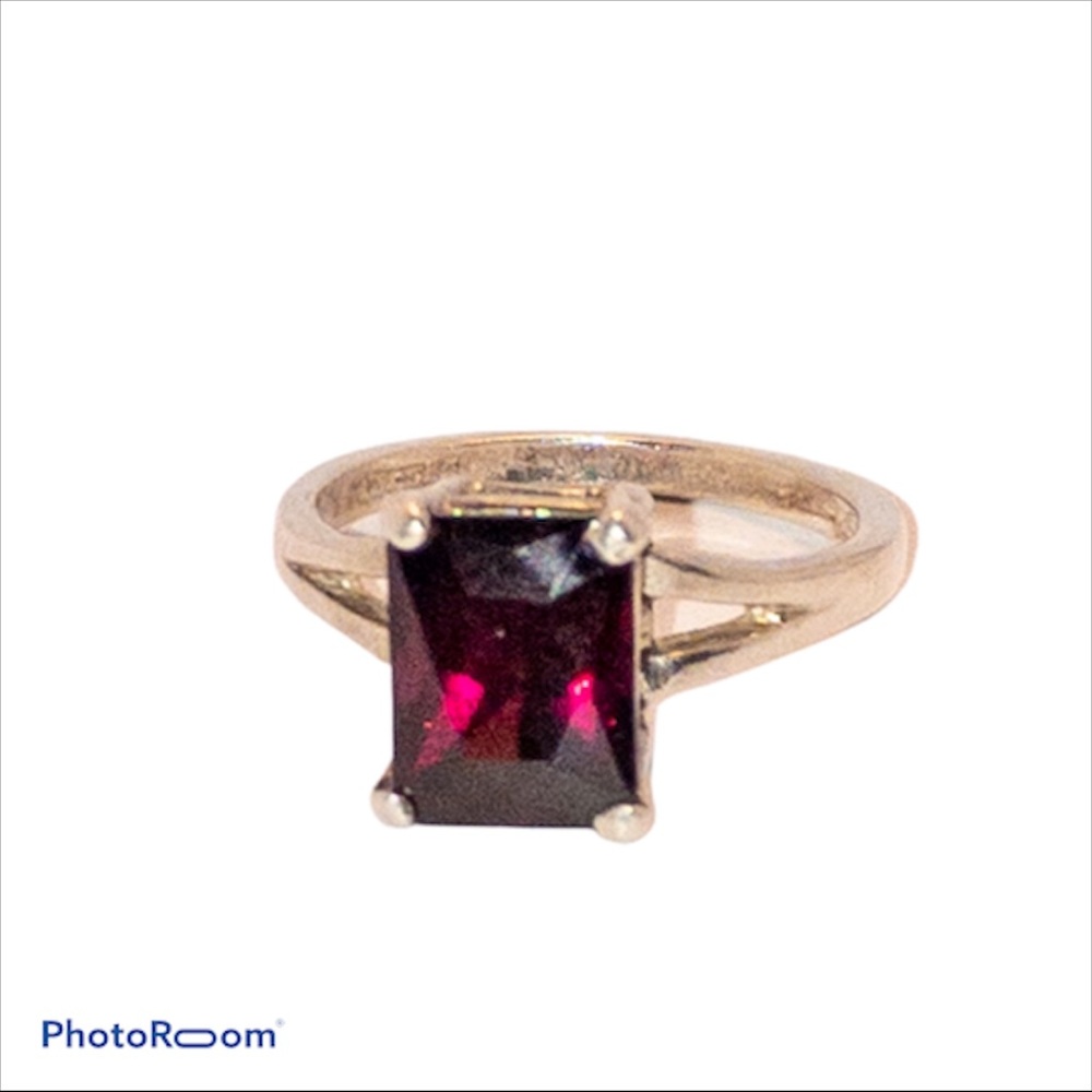 Garnet Ring size 5